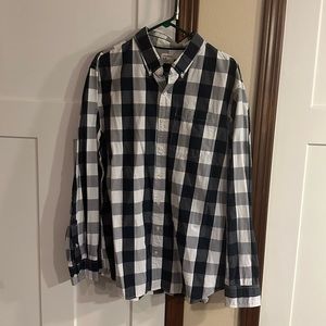 Old Navy Men’s Button Down Shirt Size XL